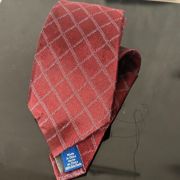 Vince Camuto Silk TIe Diamond Argyle Mid Century modernist Maroon Modern Red - Picture 3 of 6